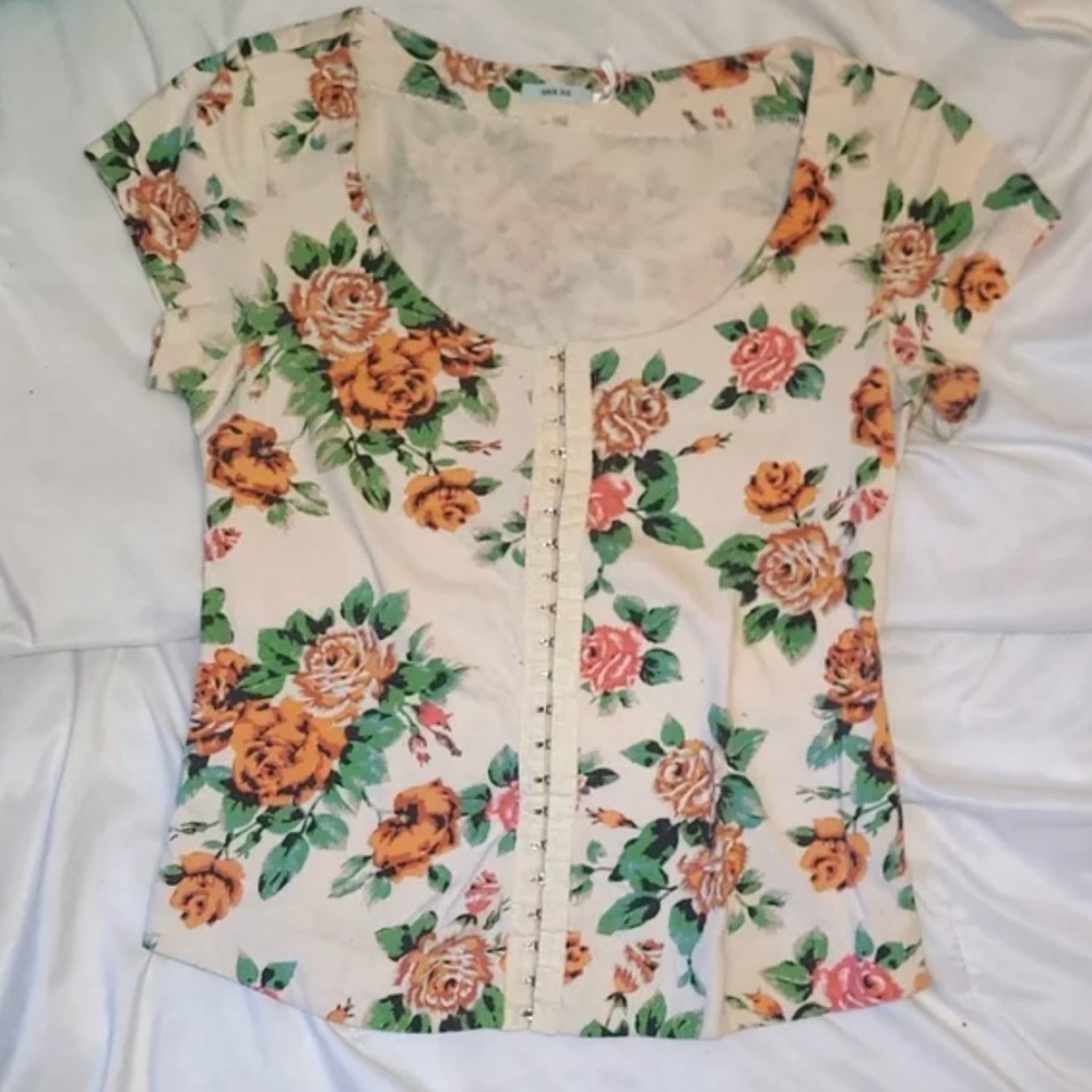 Kimchi Blue Brand Beige & Salmon Pink Rose Floral Hook & Clasp Button Up Shirt